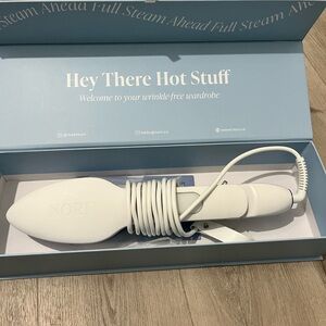 Nori White Handheld Steamer